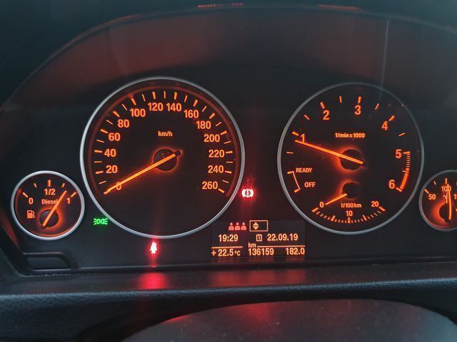 Gebraucht BMW 318 143 PS (105 kW) 2013 Silber metallic Kombi