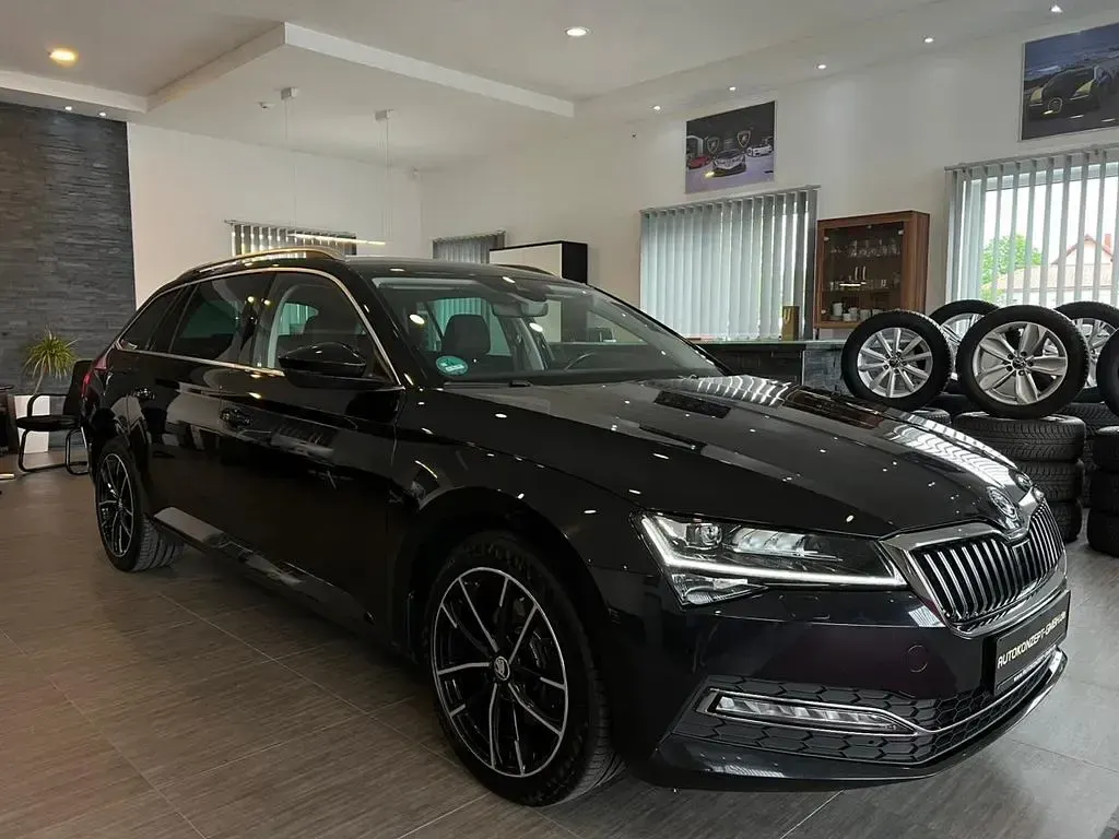 Gebraucht Skoda Superb 200 PS (147 kW) 2022 Schwarz Limousine