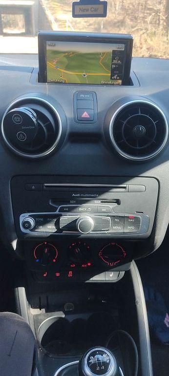 Gebraucht Audi A1 Ambiente 90 PS (66 kW) 2015 Silber Kleinwagen