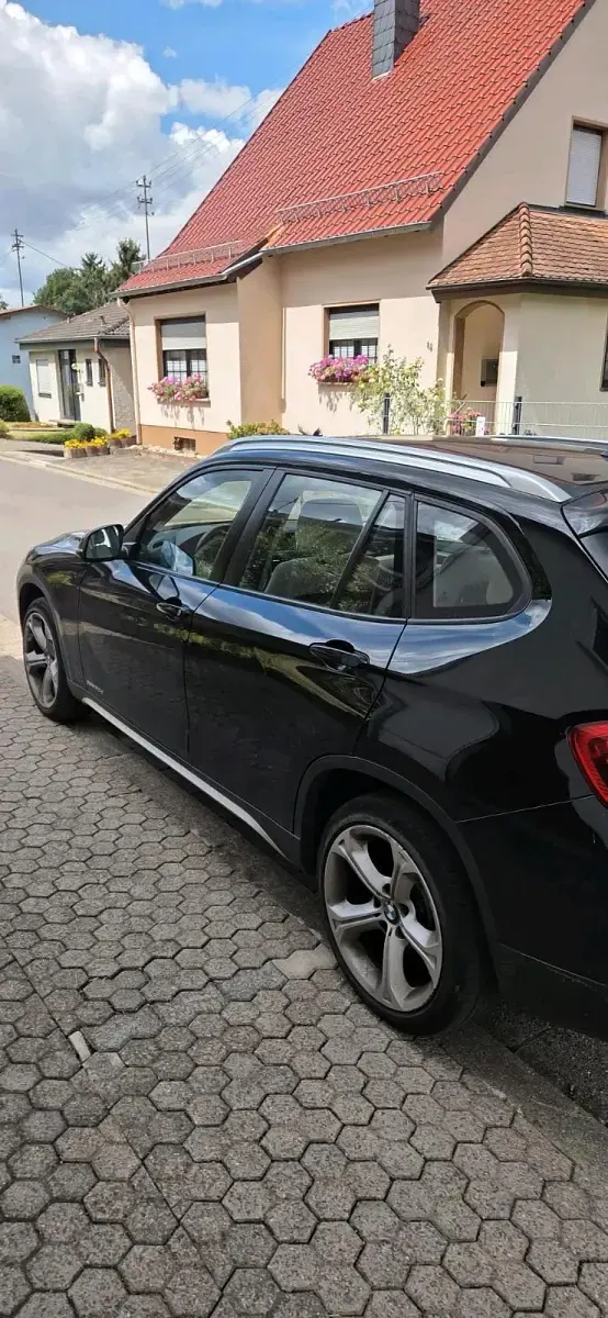 Gebraucht BMW X1 177 PS (130 kW) 2011 Schwarz SUV