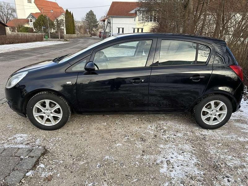 Gebraucht Opel Corsa Innovation 101 PS (74 kW) 2011 Schwarz Kleinwagen