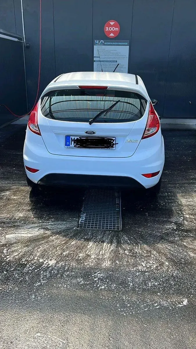 Gebraucht Ford Fiesta SYNC Edition 60 PS (44 kW) 2015 Weiß Kleinwagen
