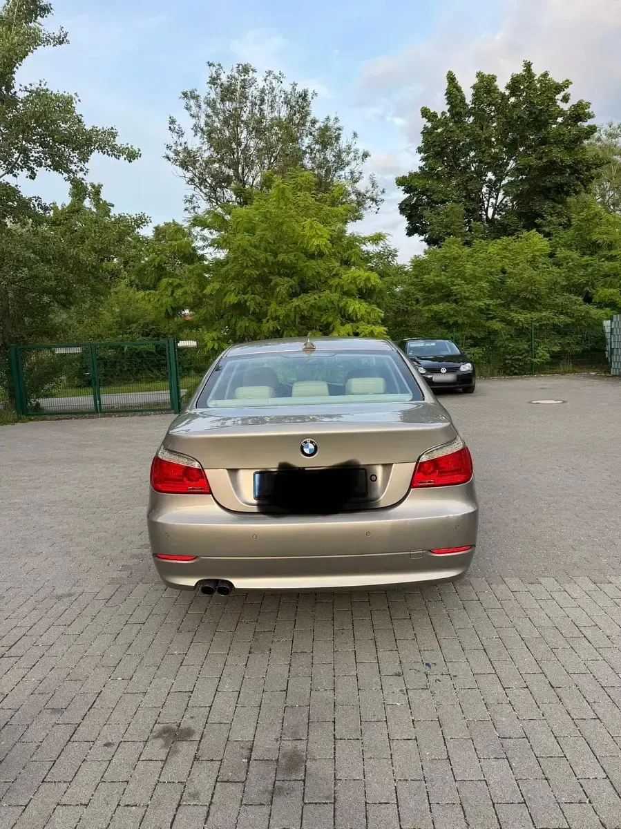 Gebraucht BMW 523 190 PS (139 kW) 2007 Beige Limousine