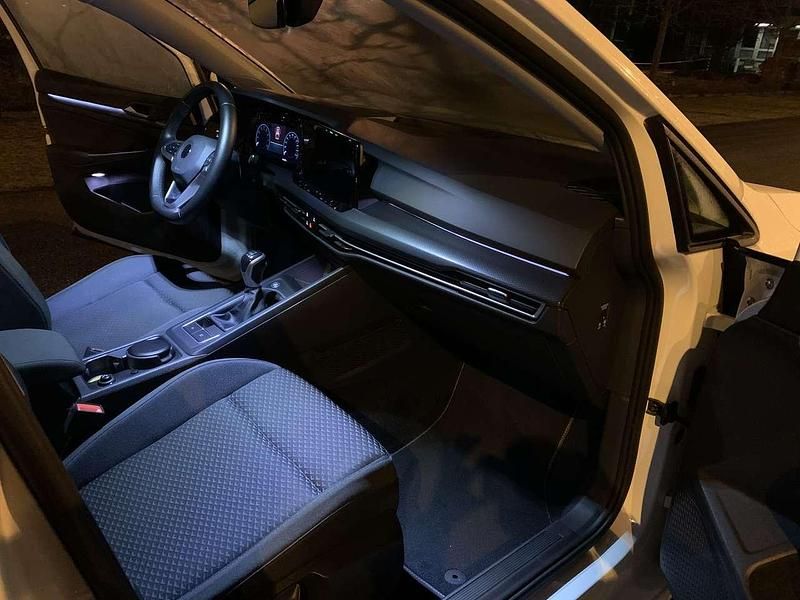 Gebraucht VW Golf VII Life 150 PS (110 kW) 2021 Weiß Kleinwagen