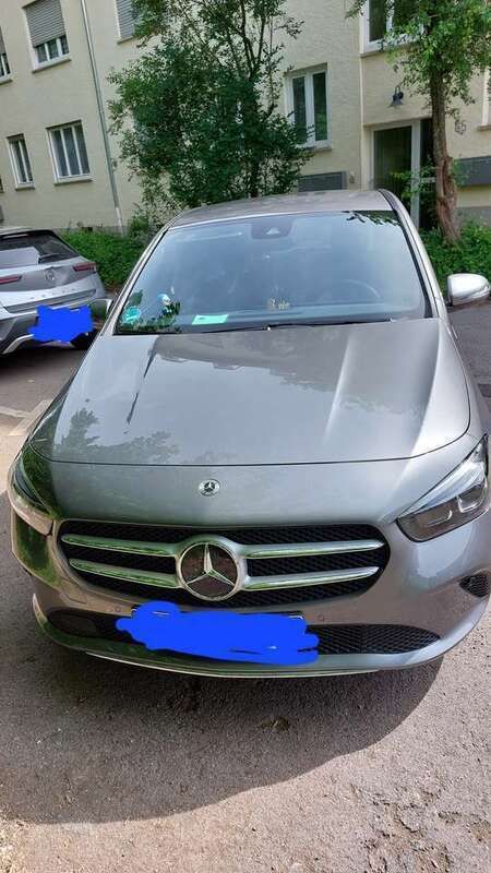 Grau Gebraucht 2022 Mercedes B200 Progressive Van / Kleinbus | 26.500 € (Fairer Preis) - Bild 1/4