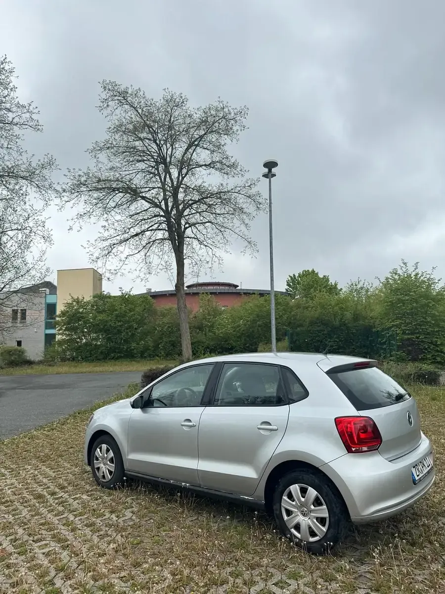 Second-hand VW Polo 90 CP (66 kW) 2009 Argintiu Hatchback
