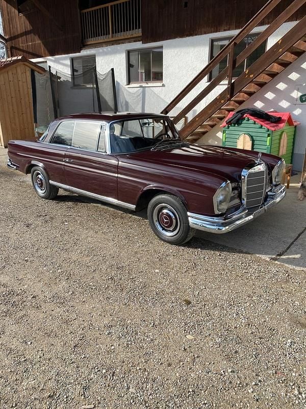 Gebraucht Mercedes W111 150 PS (110 kW) 1966 Violet Coupé