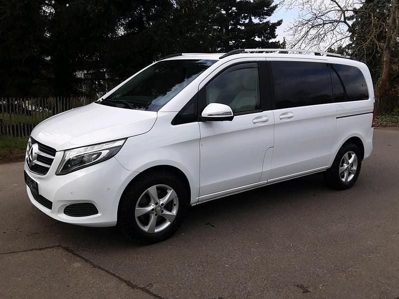 Gebraucht Mercedes V250 190 PS (139 kW) 2017 Weiß Van / Kleinbus