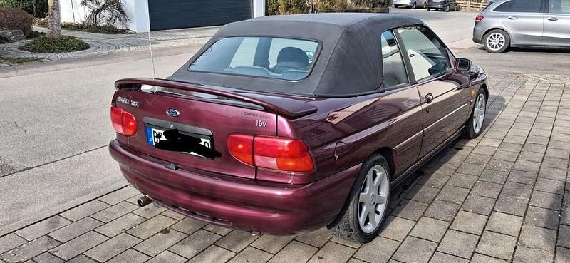 Gebraucht Ford Escort Cabriolet 116 PS (85 kW) 1996 Violet Cabrio