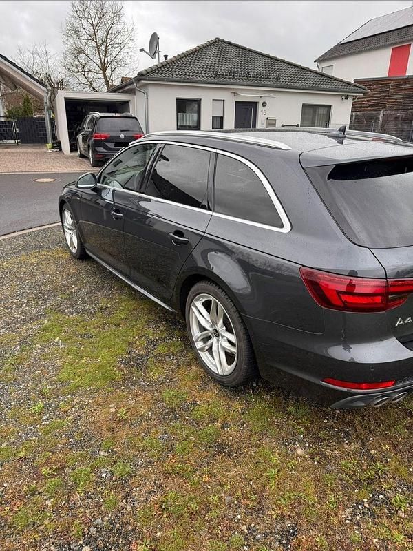Gebraucht Audi A4 S-Line 190 PS (139 kW) 2017 Grau Kombi