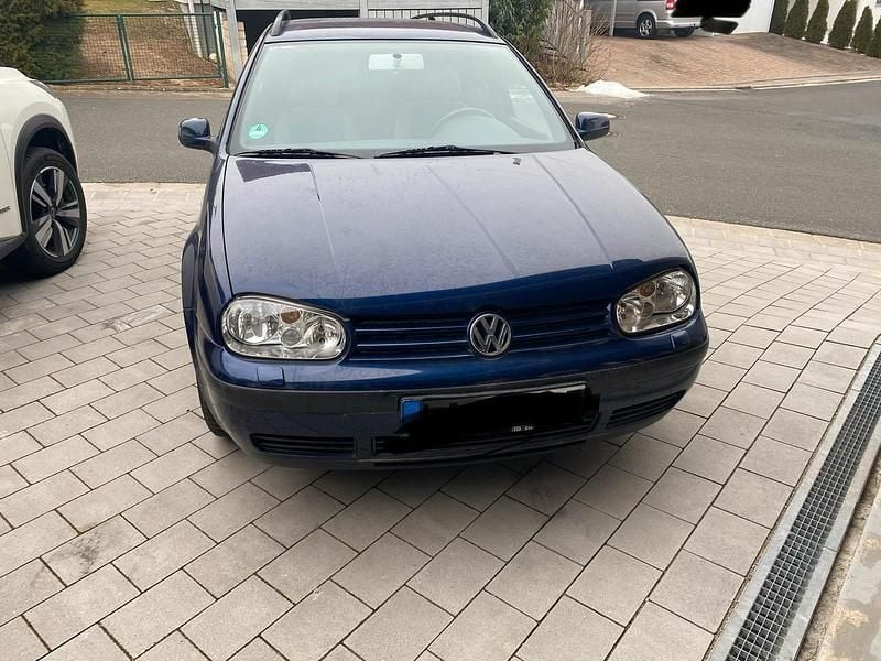 Blau Gebraucht 2001 VW Golf IV Kombi | 1.000 € (Superpreis) - Bild 1/4