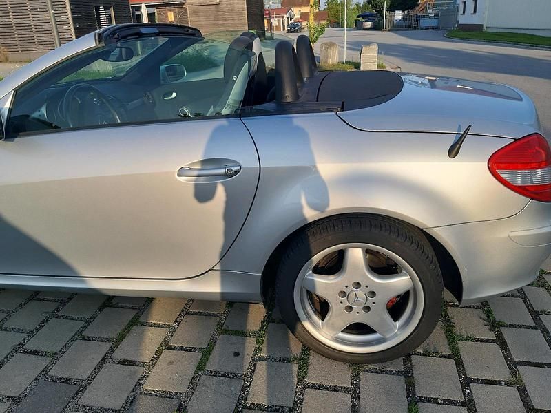 Silber Gebraucht 2005 Mercedes SLK200 Cabrio | 6.000 € (Fairer Preis) - Bild 1/4