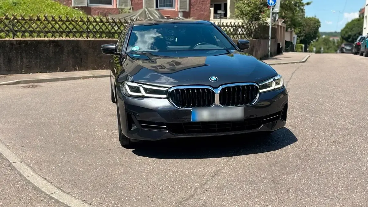 Gebraucht BMW 530 286 PS (210 kW) 2020 Grau Limousine