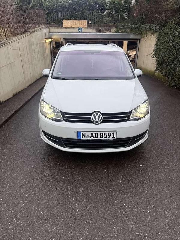 Gebraucht VW Sharan Trendline 184 PS (135 kW) 2016 Weiß Van / Kleinbus