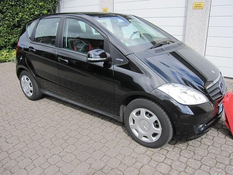 Schwarz Gebraucht 2012 Mercedes A160 Limousine | 6.900 € (Guter Preis) - Bild 1/4