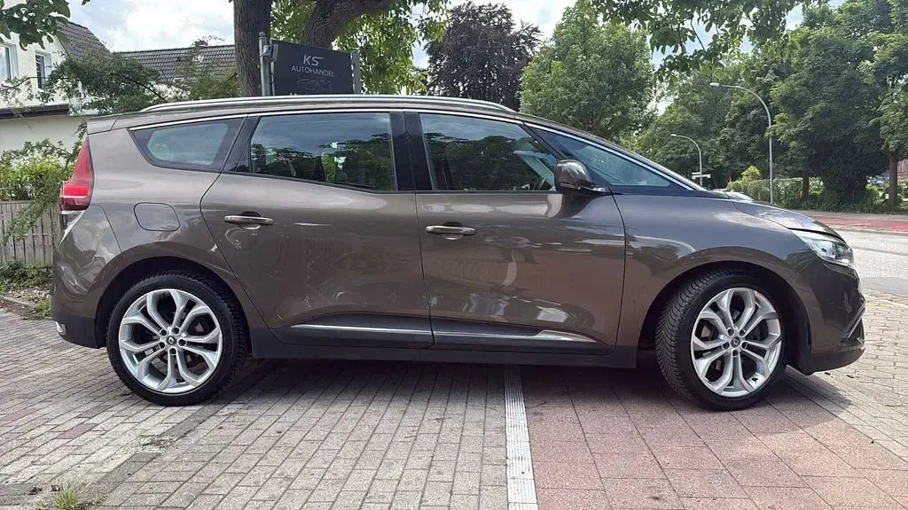 Gebraucht Renault Scénic III Experience 116 PS (85 kW) 2017 Braun Van / Kleinbus
