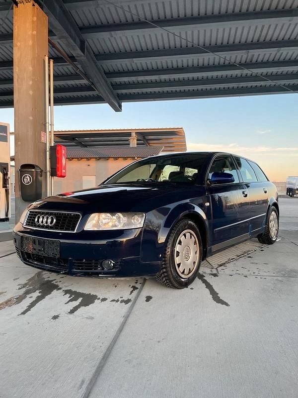 Blau Gebraucht 2001 Audi A4 Kombi | 1.599 € (Guter Preis) - Bild 1/4