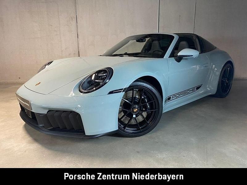 Shadegreenmetallic Neu 2025 Porsche 911 Targa 4 Cabrio | 228.514 € (Fairer Preis) - Bild 1/4