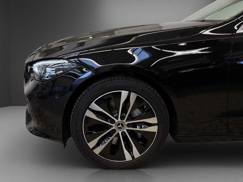 Gebraucht Mercedes C300e Avantgarde 204 PS (150 kW) 2024 Schwarz Limousine