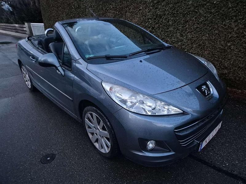 Gebraucht Peugeot 207 CC Platinum 156 PS (114 kW) 2012 Grau Cabrio