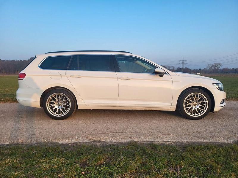 Gebraucht VW Passat Comfortline 150 PS (110 kW) 2017 Weiß Kombi