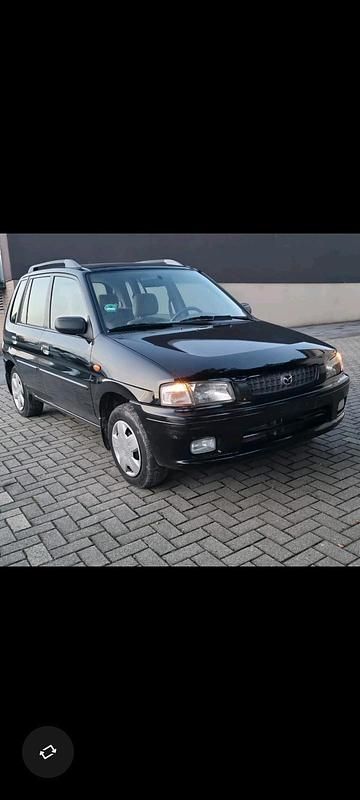 Schwarz Gebraucht 2001 Mazda Demio Edition Kleinwagen | 1.200 € - Bild 1/4