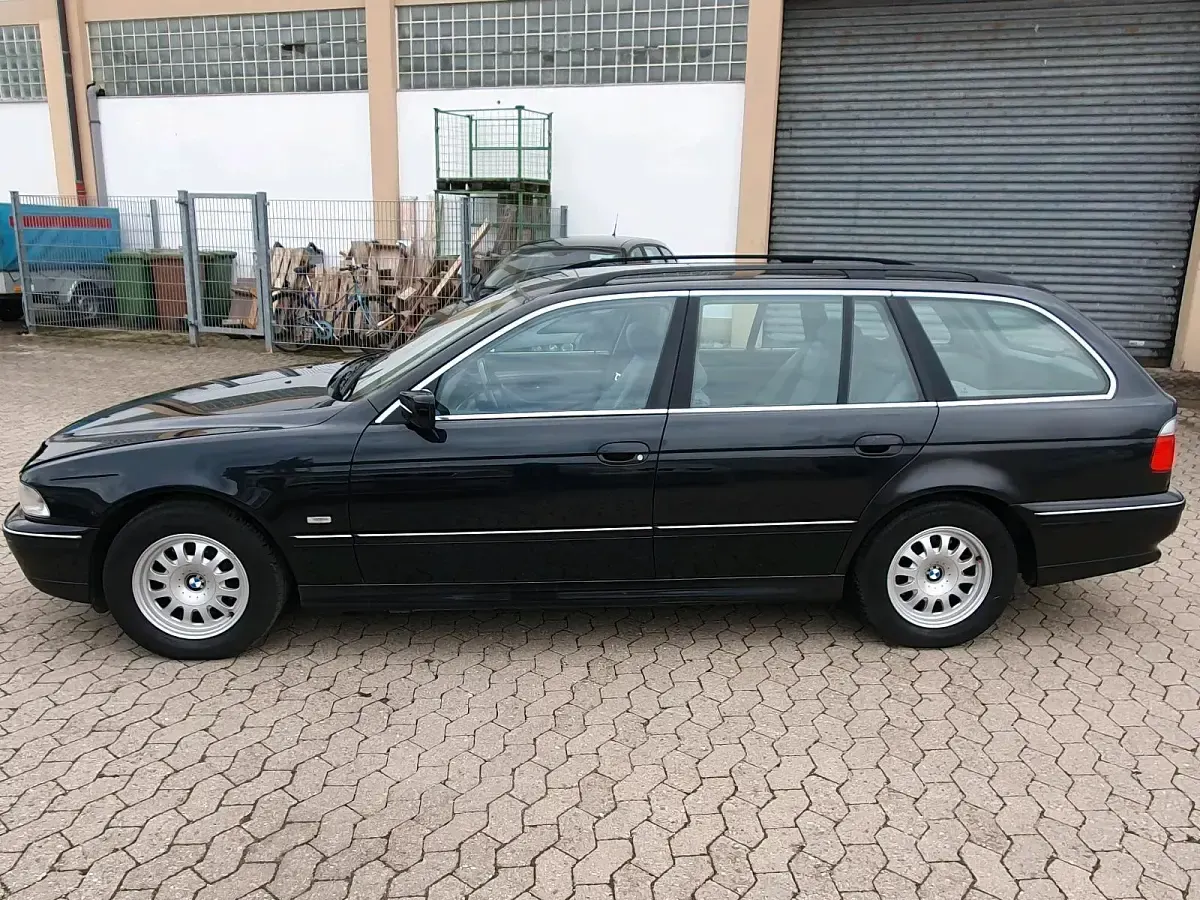 Second-hand BMW 520 150 CP (110 kW) 2000 Negru Break