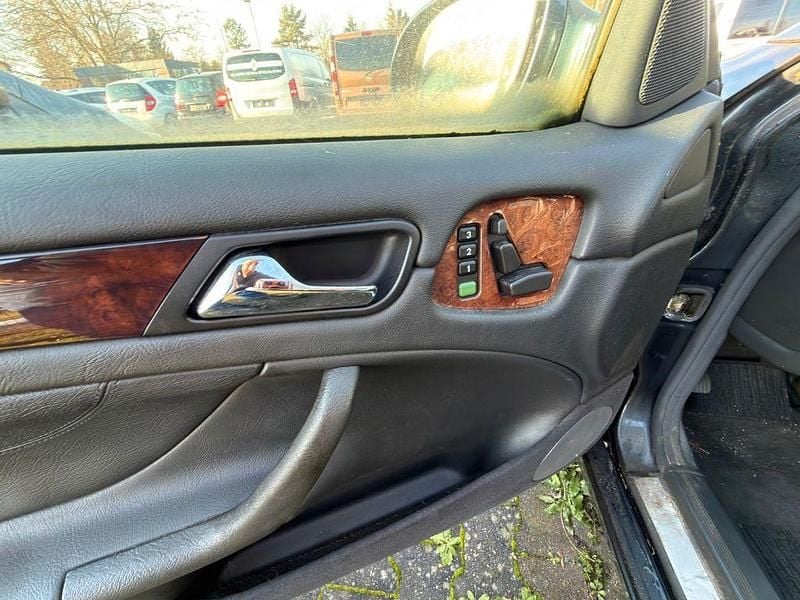 Gebraucht Mercedes CLK320 Elegance 218 PS (160 kW) 2000 Schwarz Coupé