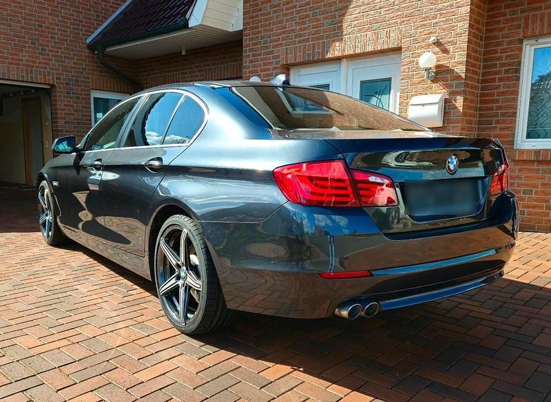 Gebraucht BMW 520 184 PS (135 kW) 2012 Grau Limousine