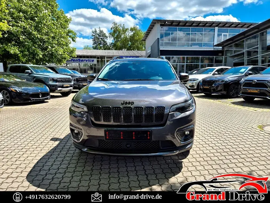 Gebraucht Jeep Cherokee Night Eagle 194 PS (142 kW) 2021 Grau SUV