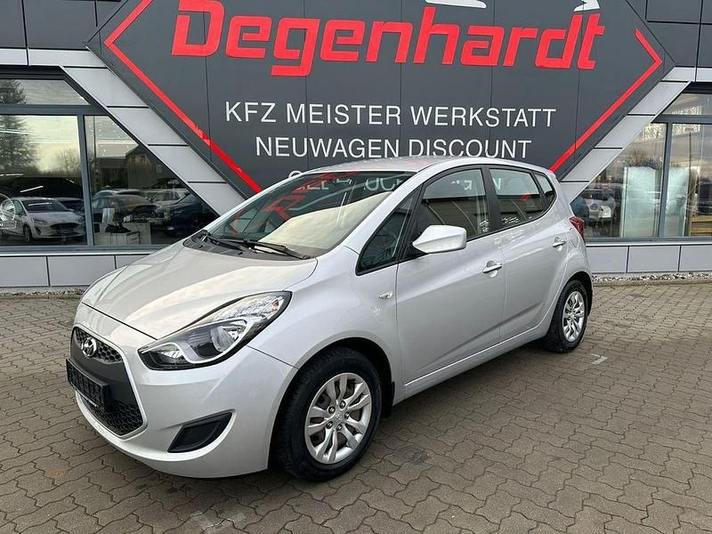 Gebraucht Hyundai ix20 125 PS (91 kW) 2016 Silber Kleinwagen