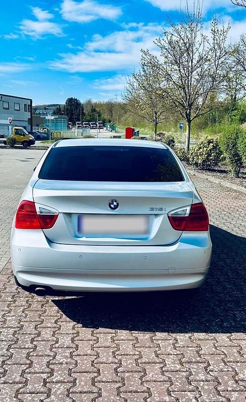Gebraucht BMW 318 129 PS (94 kW) 2005 Silber Limousine