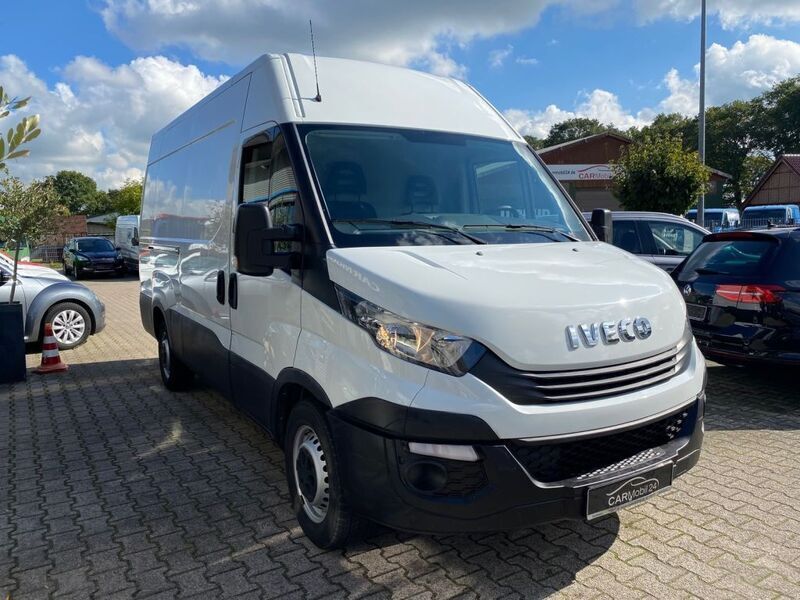 Gebraucht Iveco Daily 156 PS (114 kW) 2019 Weiß Van