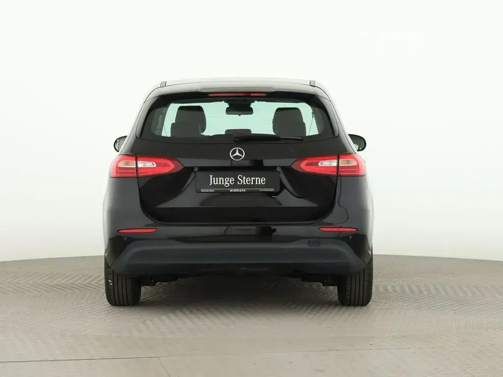 Gebraucht Mercedes B200 150 PS (110 kW) 2022 Schwarz Van / Kleinbus