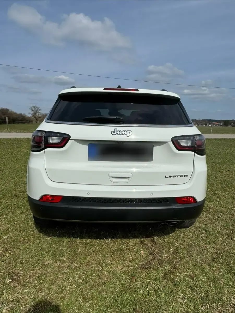 Gebraucht Jeep Compass Limited 150 PS (110 kW) 2022 Weiß SUV