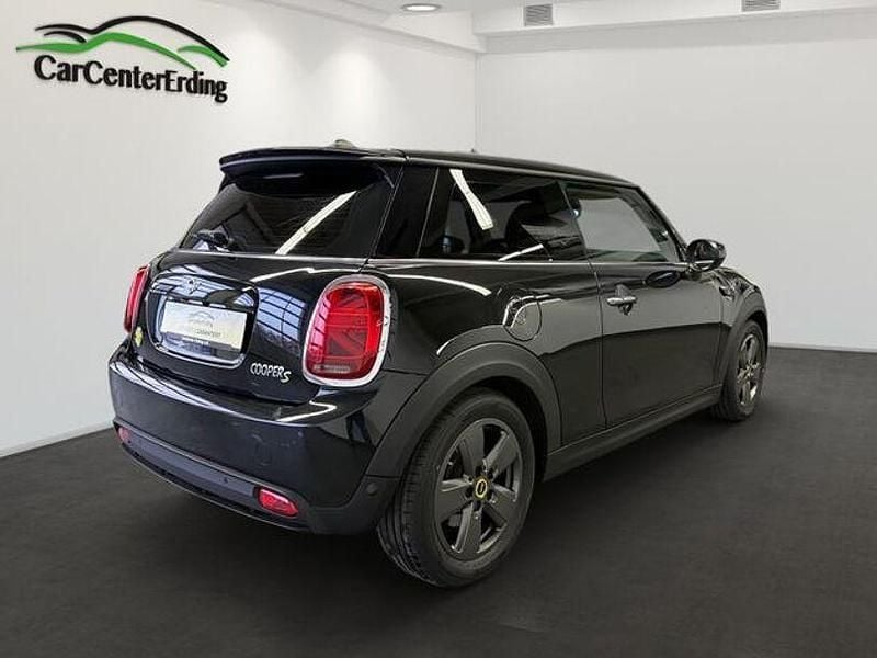Gebraucht Mini Cooper SE 135 kW (184 PS) 2023 Schwarz Kleinwagen