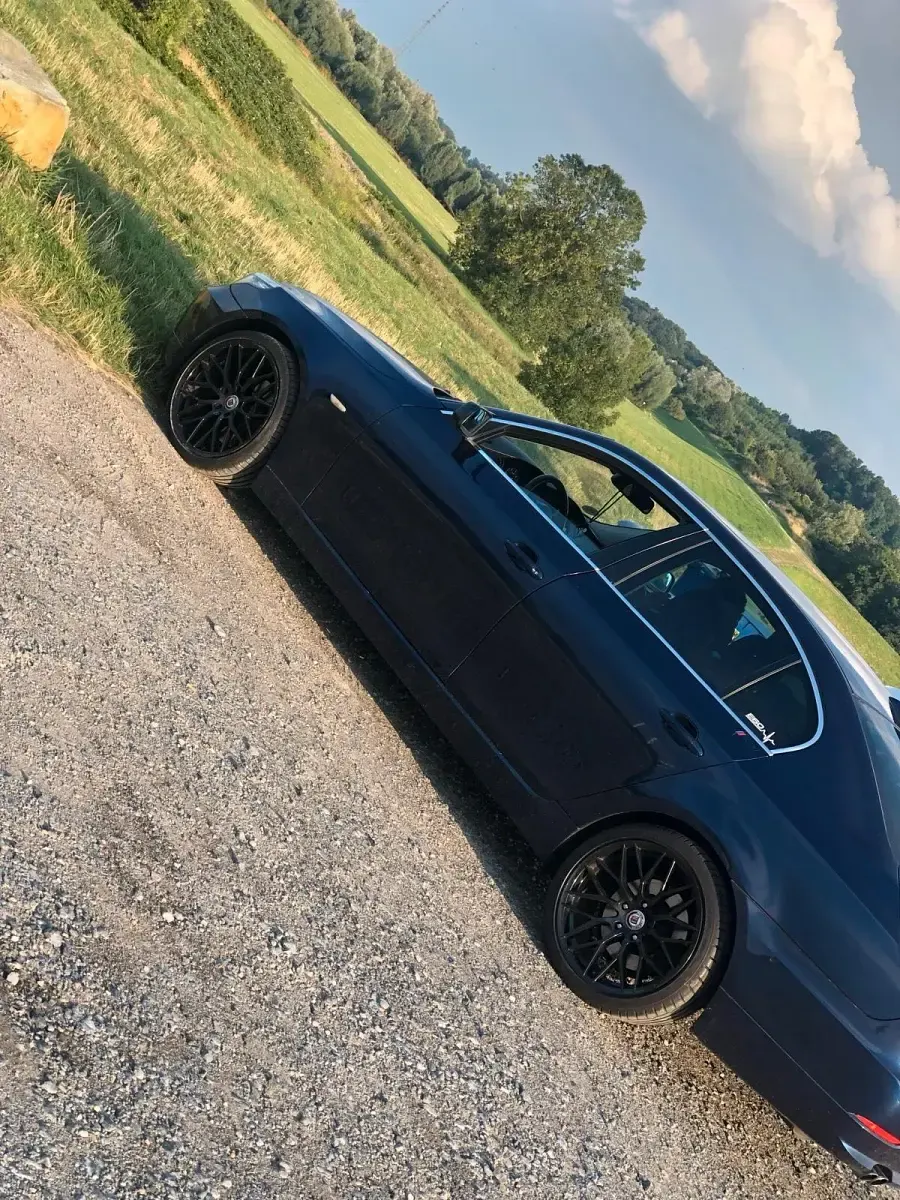 Gebraucht BMW 525 197 PS (144 kW) 2007 Blau Limousine
