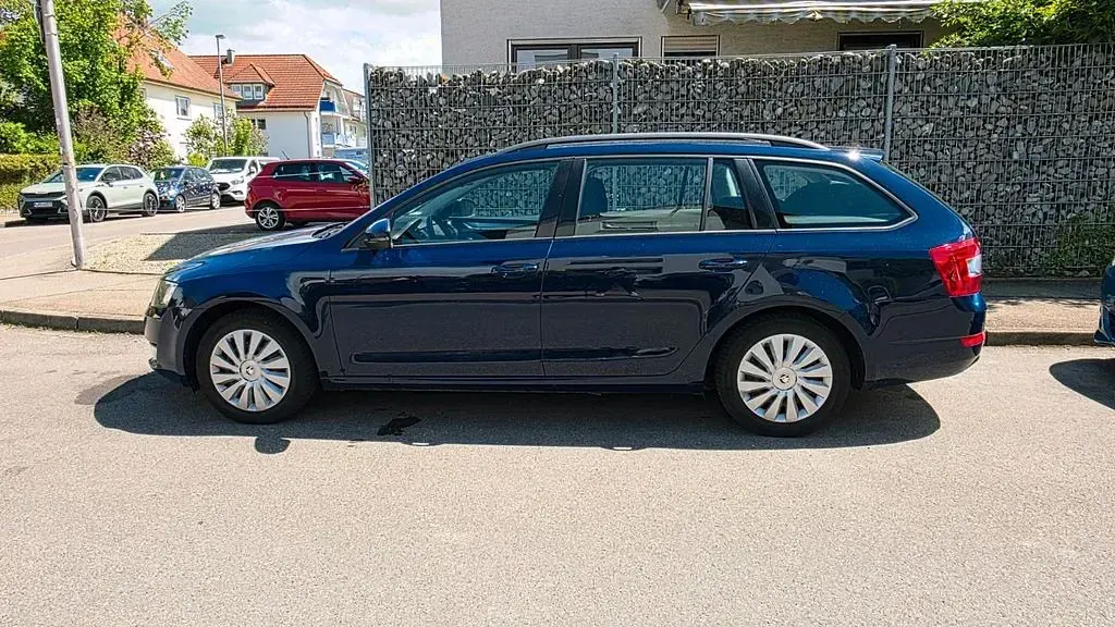 Gebraucht Skoda Octavia Ambition 140 PS (102 kW) 2014 Blau Kombi