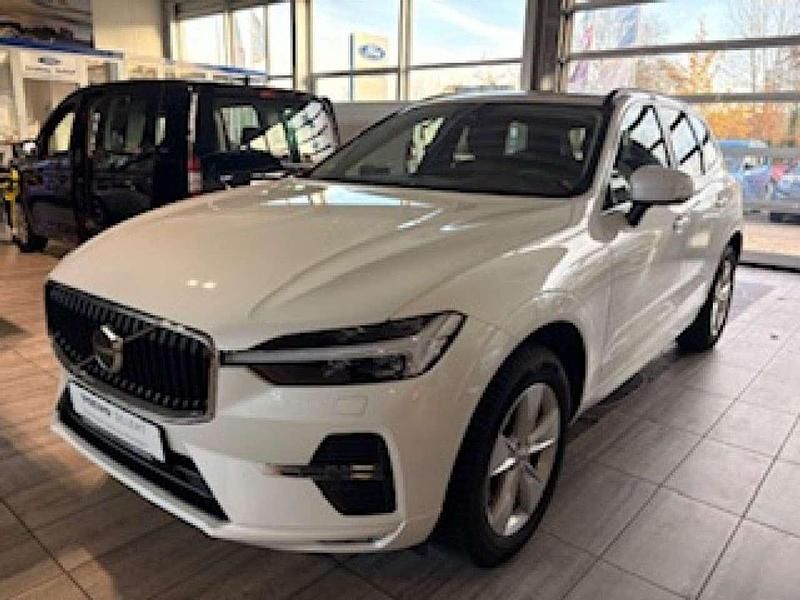Crystal white (metallic) Gebraucht 2022 Volvo XC60 Momentum SUV | 33.480 € (Superpreis) - Bild 1/4