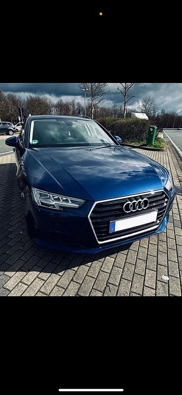 Blau Gebraucht 2017 Audi A4 Kombi | 16.490 € (Fairer Preis) - Bild 1/4