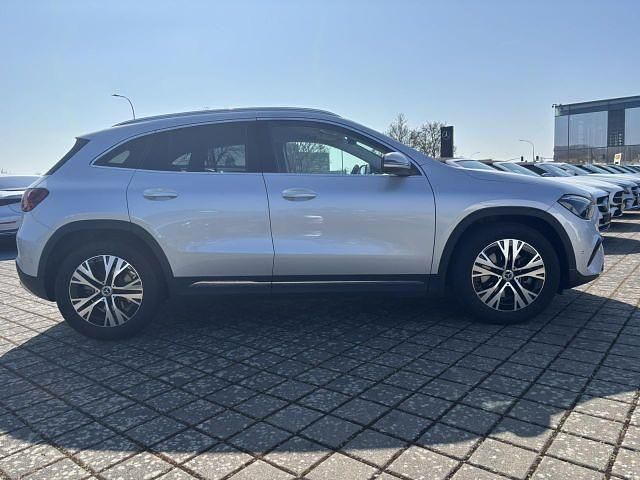 Gebraucht Mercedes GLA220 Progressive 190 PS (139 kW) 2023 Silber SUV