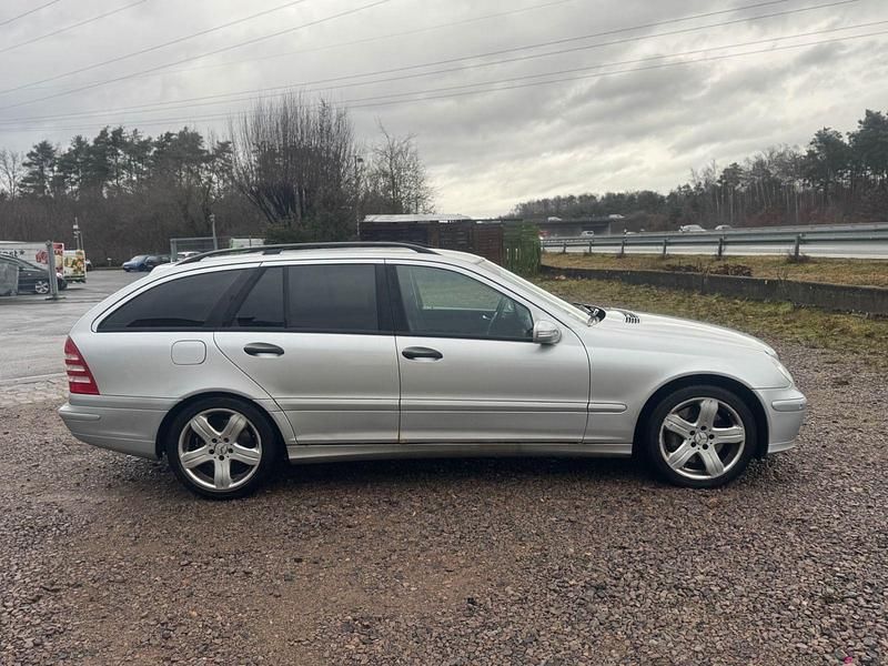 Gebraucht Mercedes C200 Avantgarde 163 PS (119 kW) 2007 Silber Kombi
