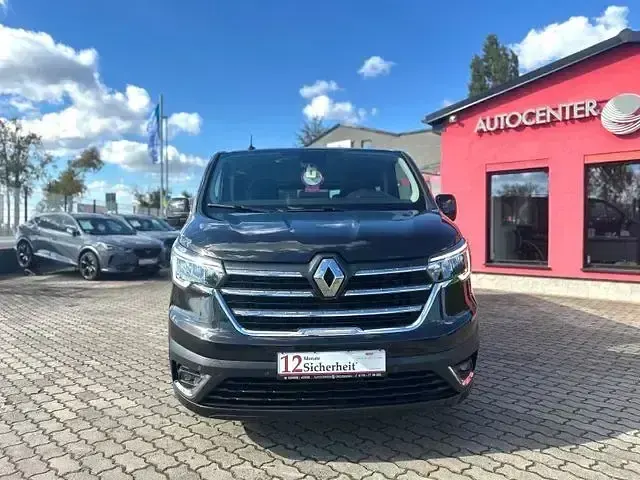 Usata Renault Trafic Life 150 CV (110 kW) 2019 Bianco Monovolume