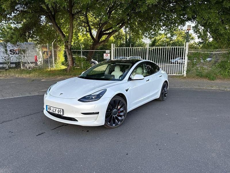 Weiß Gebraucht 2020 Tesla Model 3 Limousine | 26.500 € (Fairer Preis) - Bild 1/4