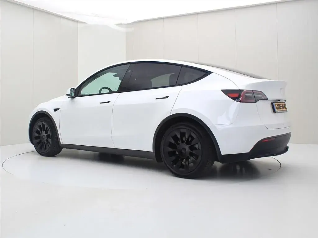 Gebraucht Tesla Model Y Standard Range 225 kW (306 PS) 2024 Weiß SUV