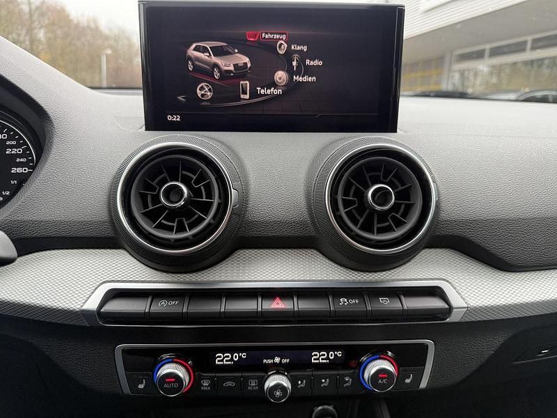 Gebraucht Audi Q2 Advanced 150 PS (110 kW) 2023 Manhattangrau metallic SUV