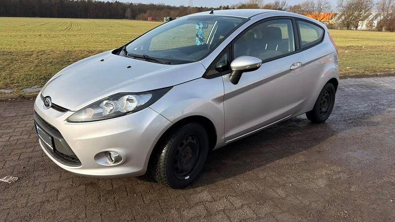 Gebraucht Ford Fiesta 82 PS (60 kW) 2012 Silber Kleinwagen