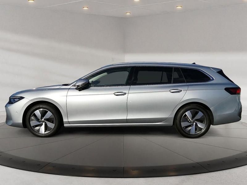 Gebraucht VW Passat Business 150 PS (110 kW) 2024 Silber Kombi