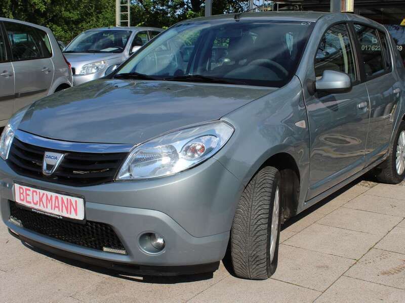 Elektrikblau Gebraucht 2010 Dacia Sandero Lauréate Kleinwagen | 2.399 € (Fairer Preis) - Bild 1/4