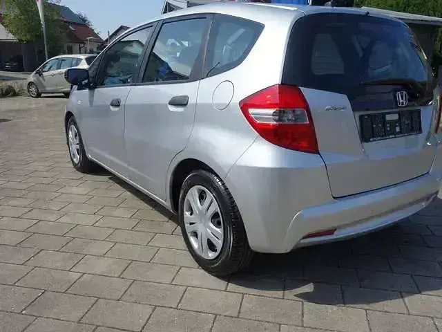Gebraucht Honda Jazz S 90 PS (66 kW) 2011 Grau Kleinwagen